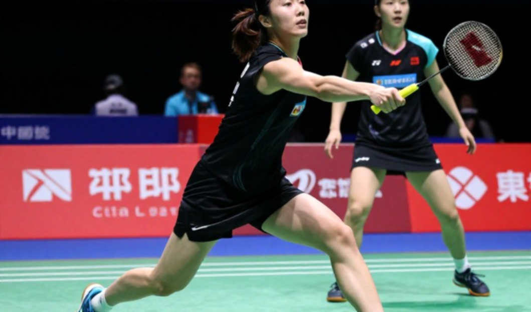 PV Sindhu thắng Hina Akechi 2-1 ở bán kết French Open 2026: chuỗi sáu điểm không lỗi và bài kiểm tra mang tên An Se Young