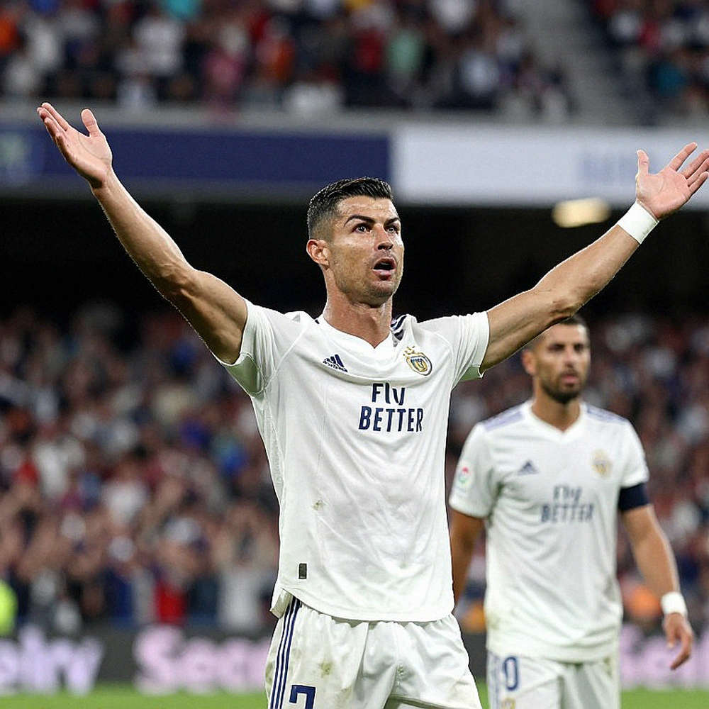 Bóng đá Việt Nam và cơn sốt chuyển nhượng: Từ V.League đến La Liga Bóng đá Việt Nam và cơn sốt chuyển nhượng: Từ V.League đến La Liga