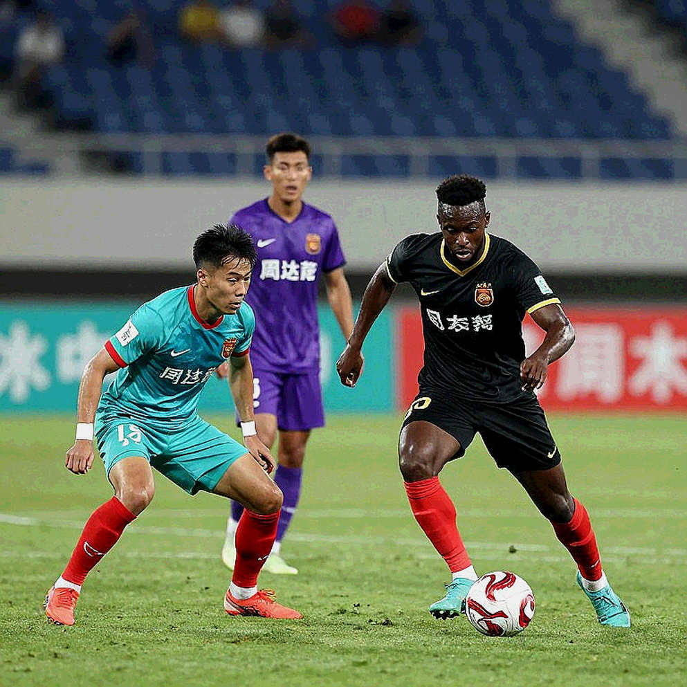Bờ Biển Ngà 2-0 Ghana: Diomande rê bóng, Yalcouye ghi bàn, và khoảng trống ở giữa